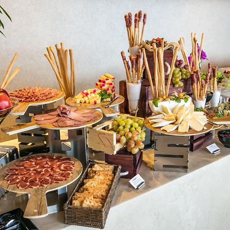 Hotel Nacional Rio De Janeiro - Oficial 외부 사진 A buffet