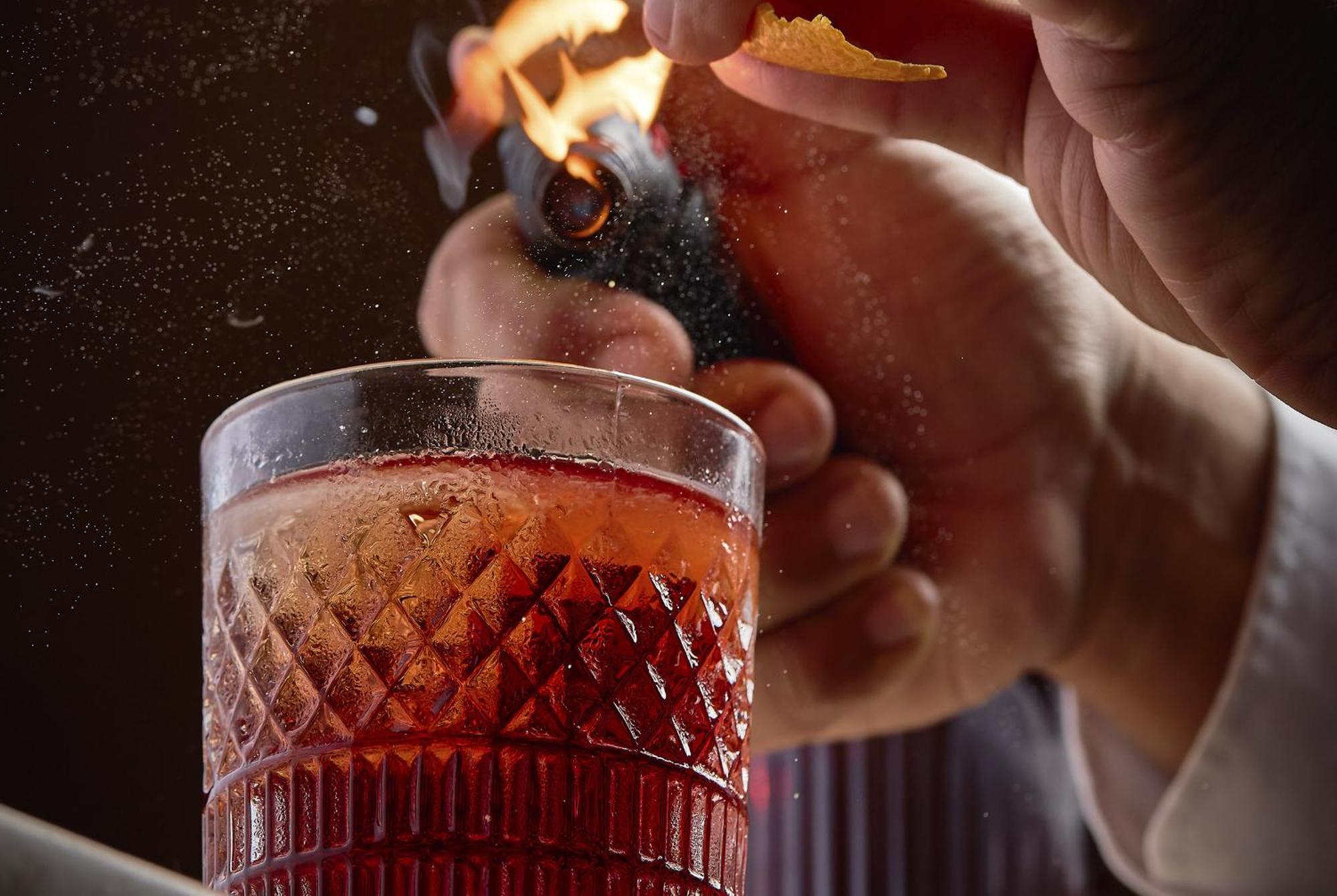 Hotel Nacional Rio De Janeiro - Oficial 외부 사진 Flaming the cocktail