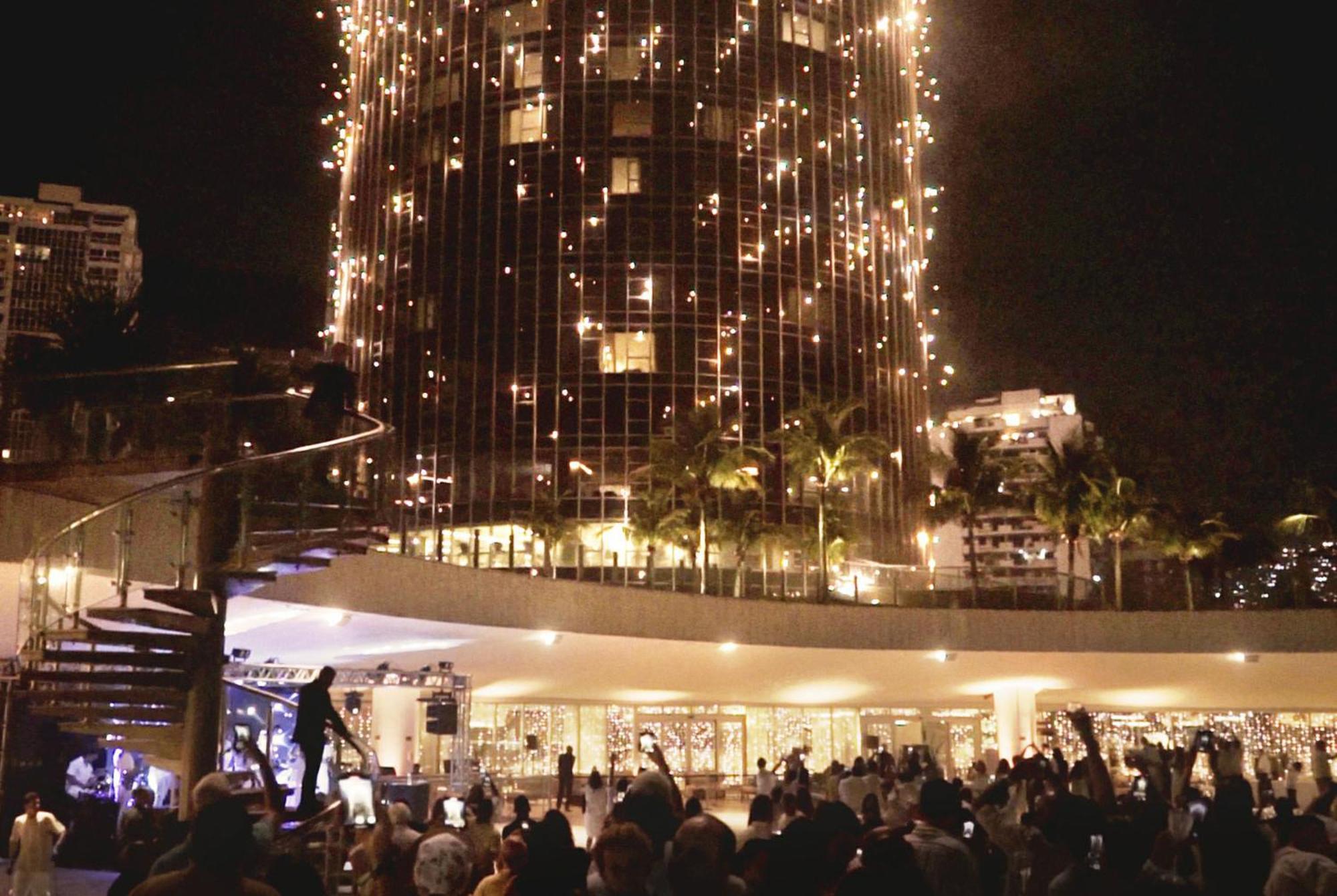 Hotel Nacional Rio De Janeiro - Oficial 외부 사진 The 2007 lighting of the Christmas tree at the Hilton San Diego